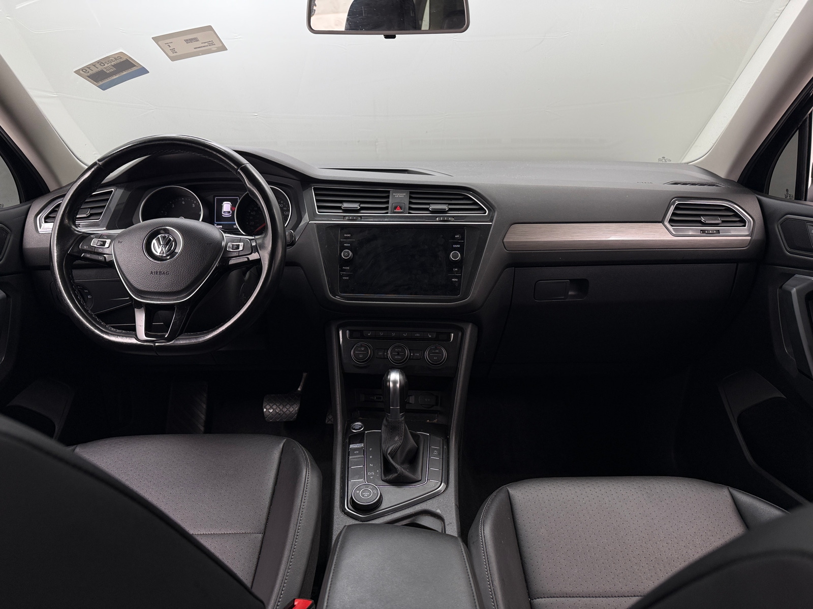 Thumbnail: 2019 Volkswagen Tiguan - 2