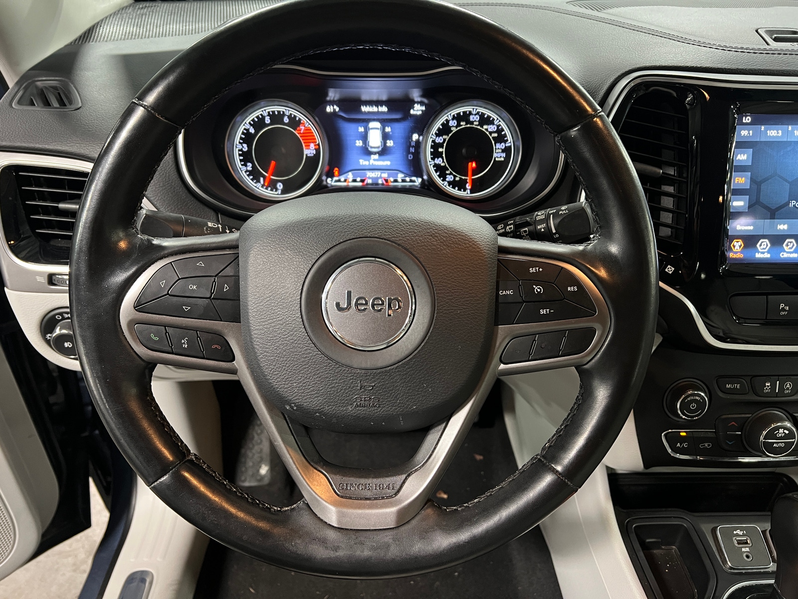 Thumbnail: 2020 Jeep Cherokee - 4