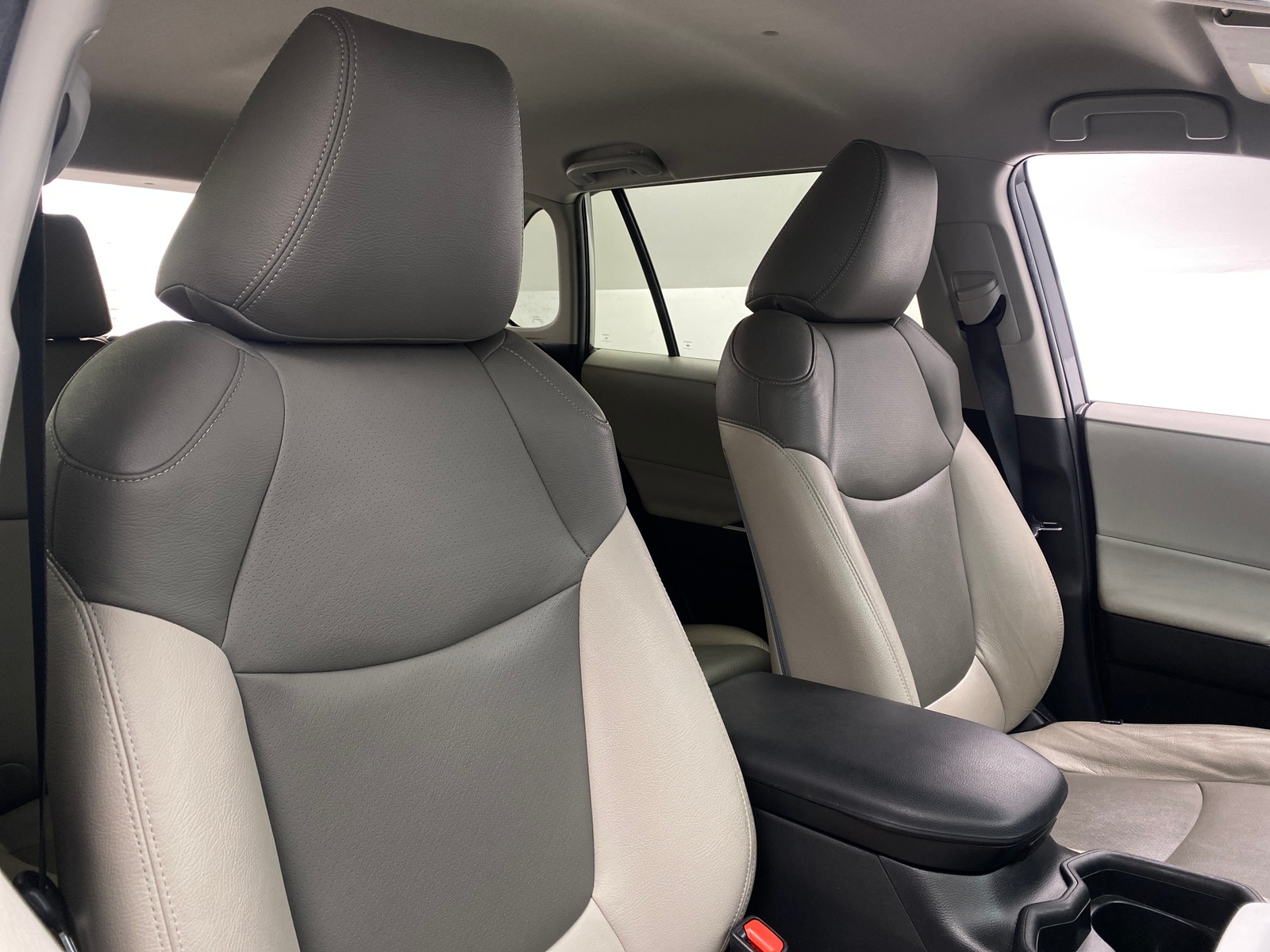 Thumbnail: 2020 Toyota RAV4 - 2