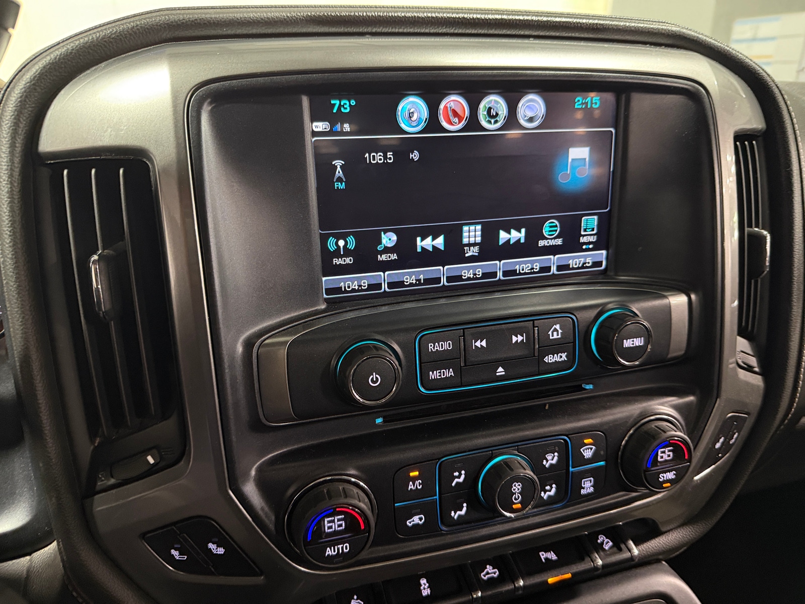 Thumbnail: 2017 Chevrolet Silverado 1500 - 3