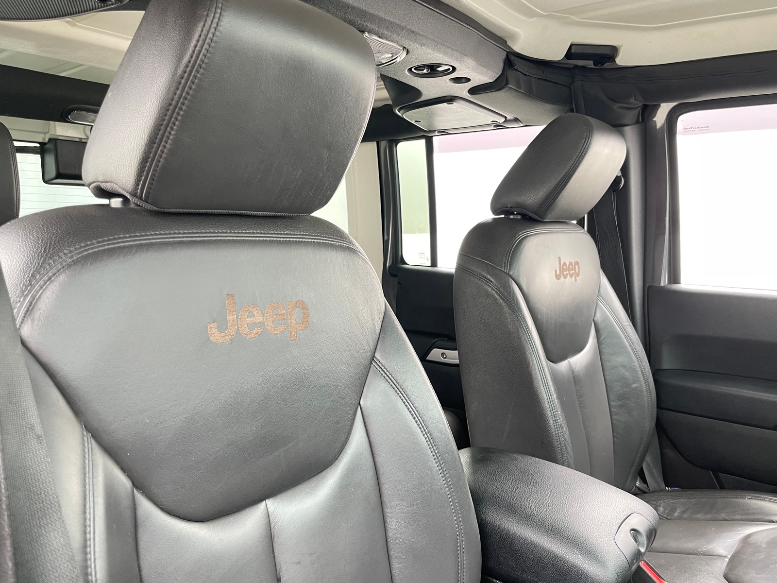 Thumbnail: 2016 Jeep Wrangler - 2