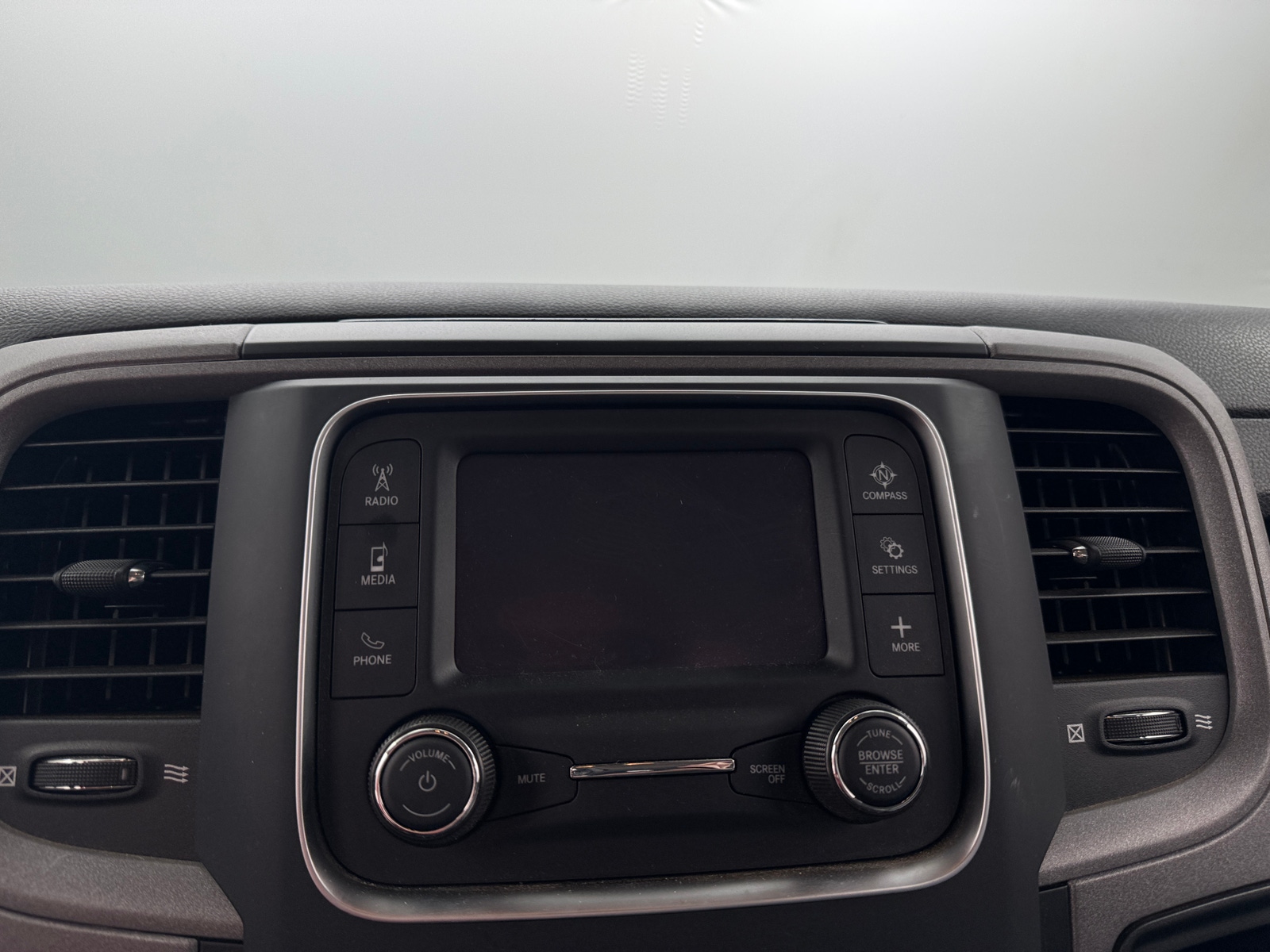 Thumbnail: 2021 RAM 1500 Classic - 4