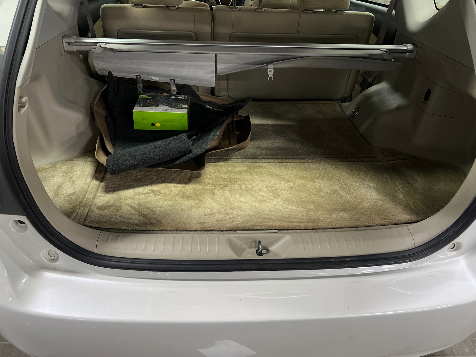 Thumbnail: 2014 Toyota Prius v - 7