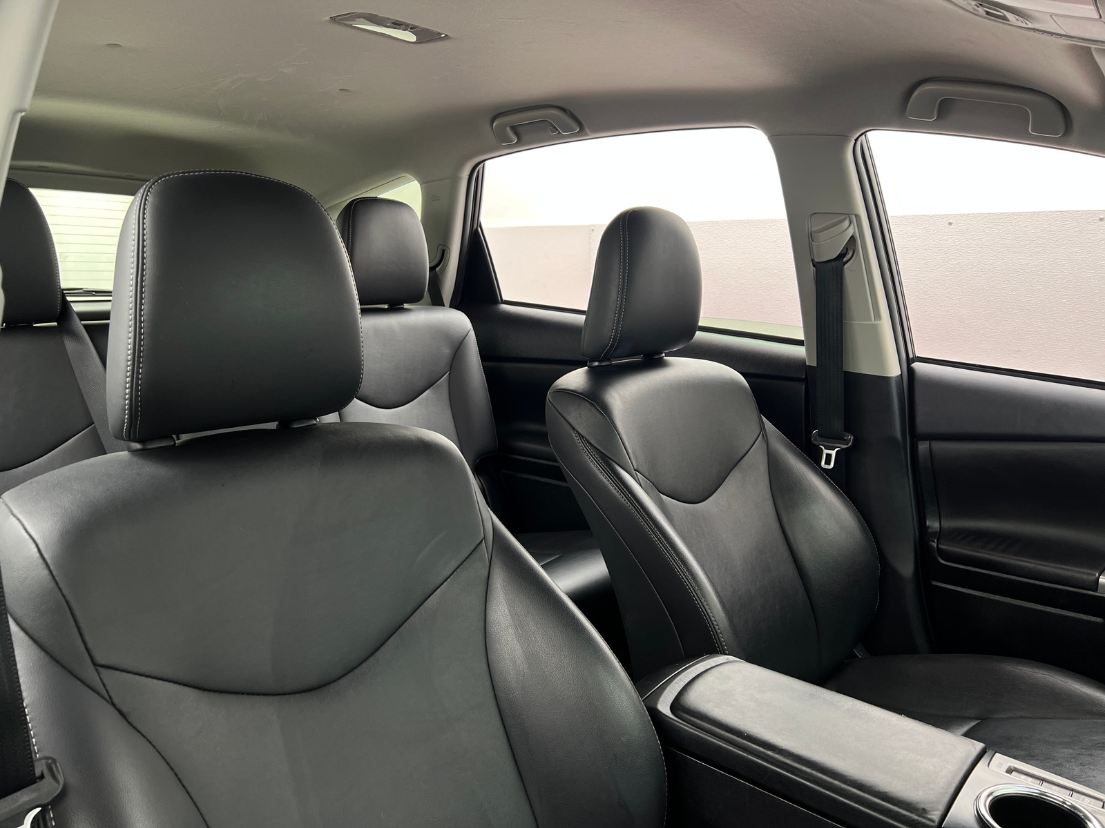Thumbnail: 2015 Toyota Prius v - 2