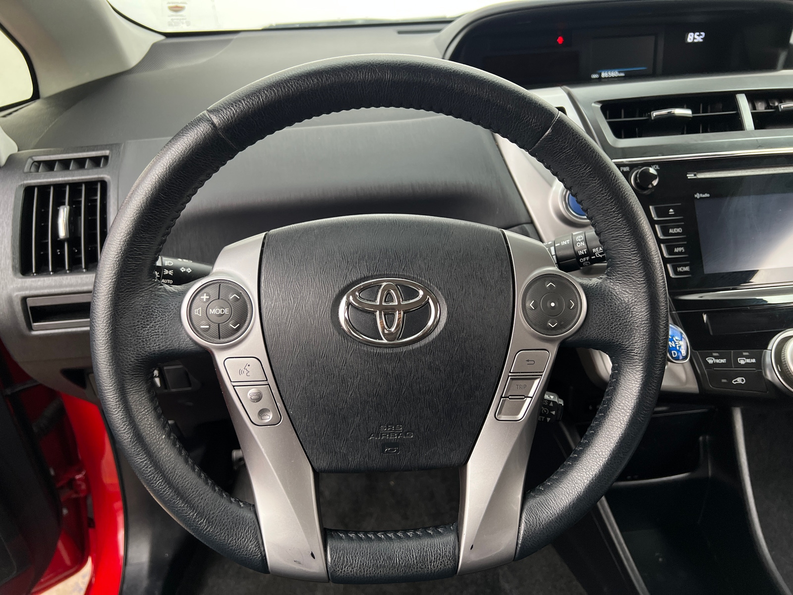 Thumbnail: 2015 Toyota Prius v - 5