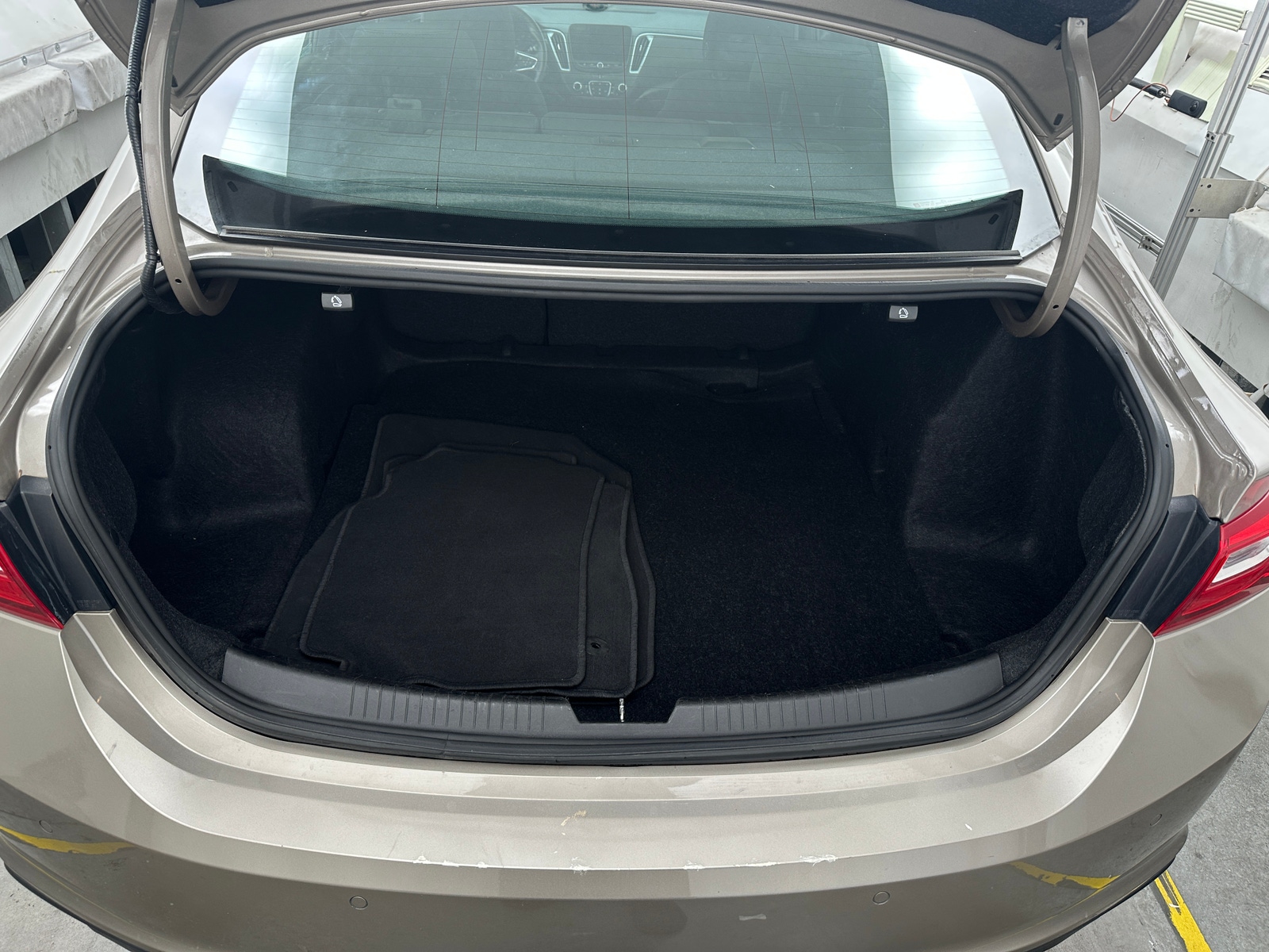 Thumbnail: 2023 Chevrolet Malibu - 7