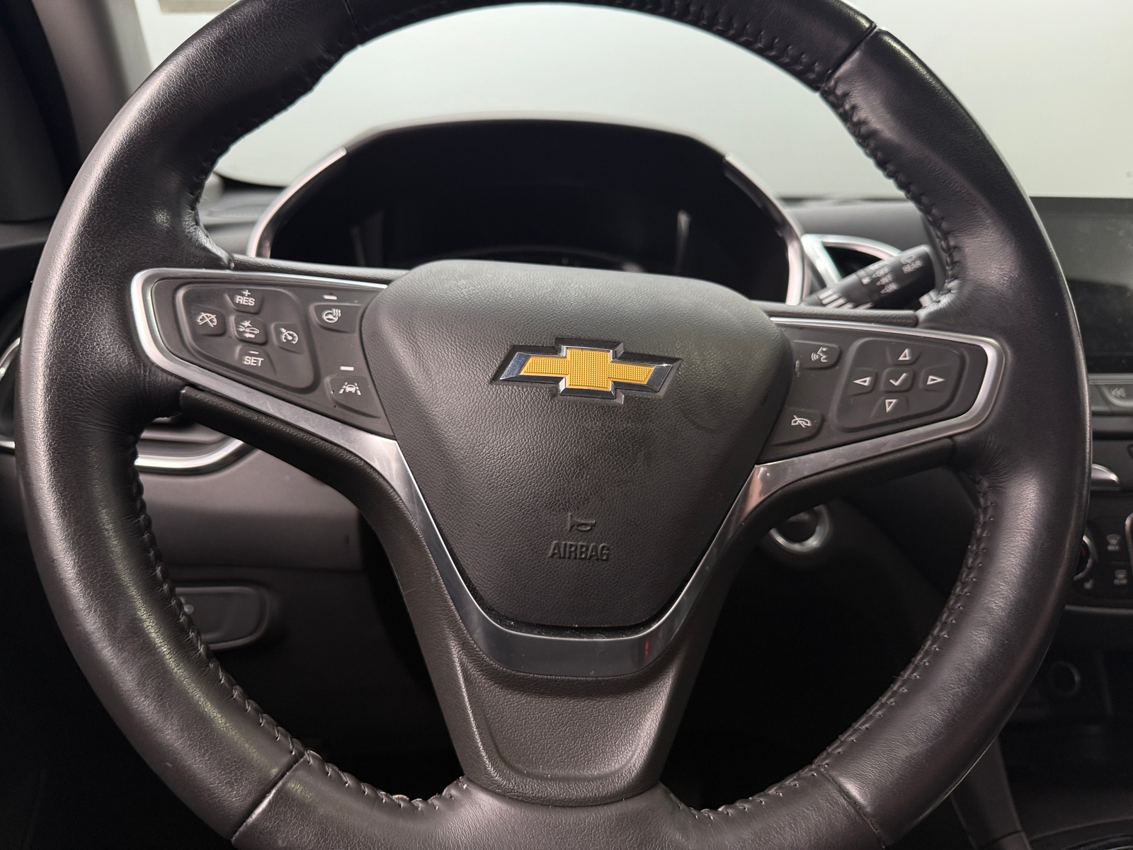 Thumbnail: 2022 Chevrolet Equinox - 5