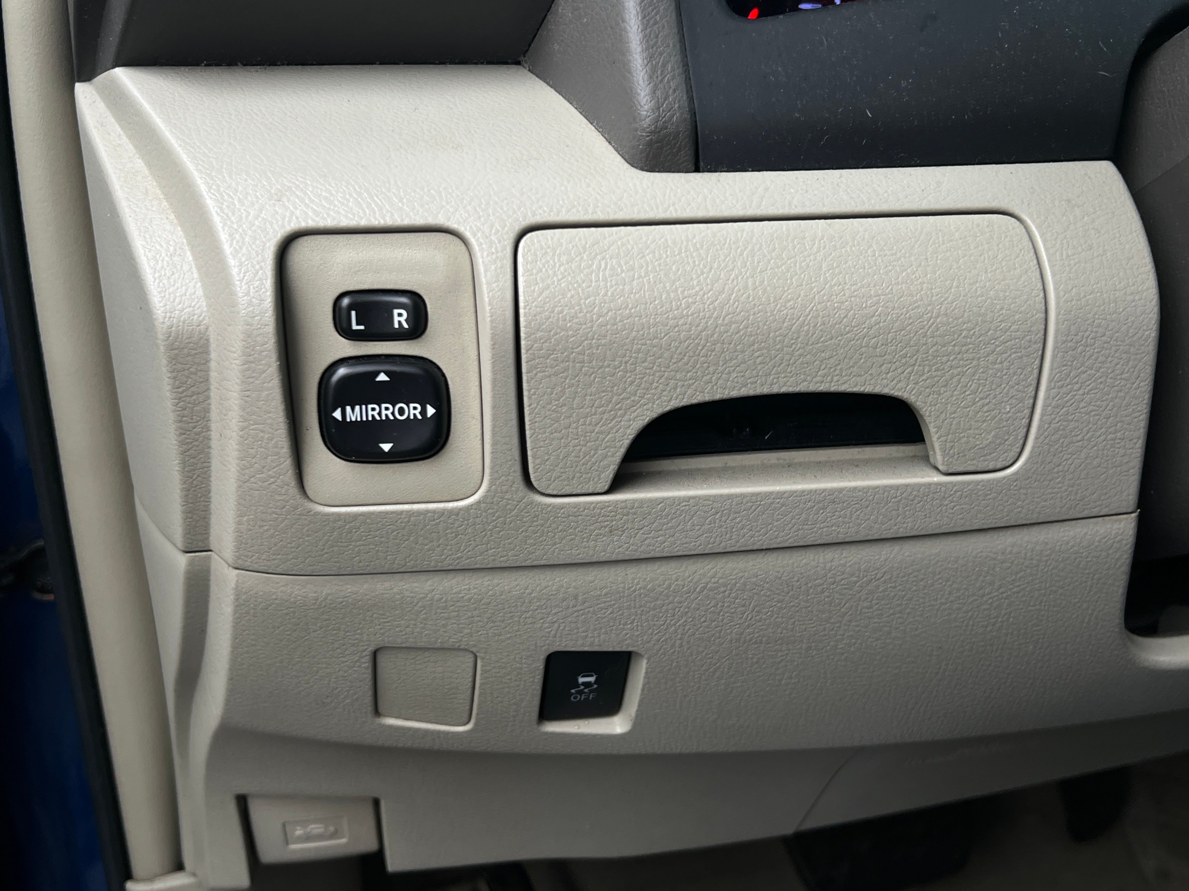 Used 2011 Toyota Camry LE with VIN 4T4BF3EK9BR127734 for sale in Oak Creek, WI