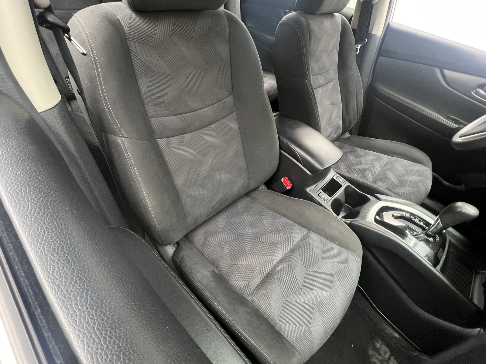 Thumbnail: 2015 Nissan Rogue - 2