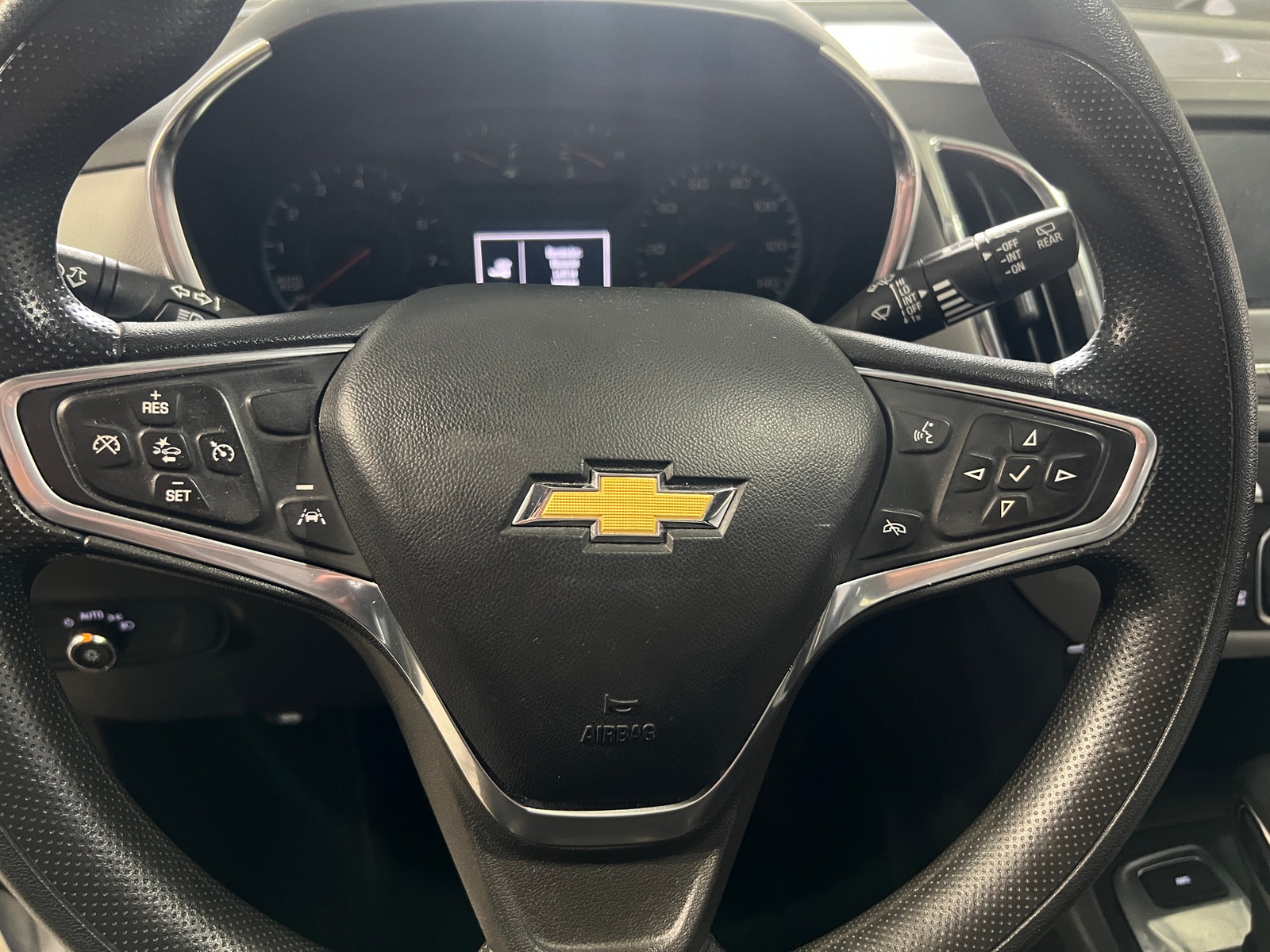 Thumbnail: 2022 Chevrolet Equinox - 5