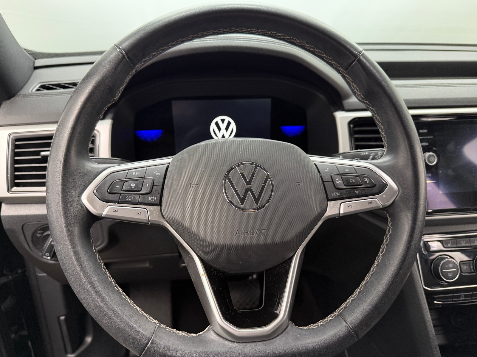 Thumbnail: 2022 Volkswagen Atlas - 4