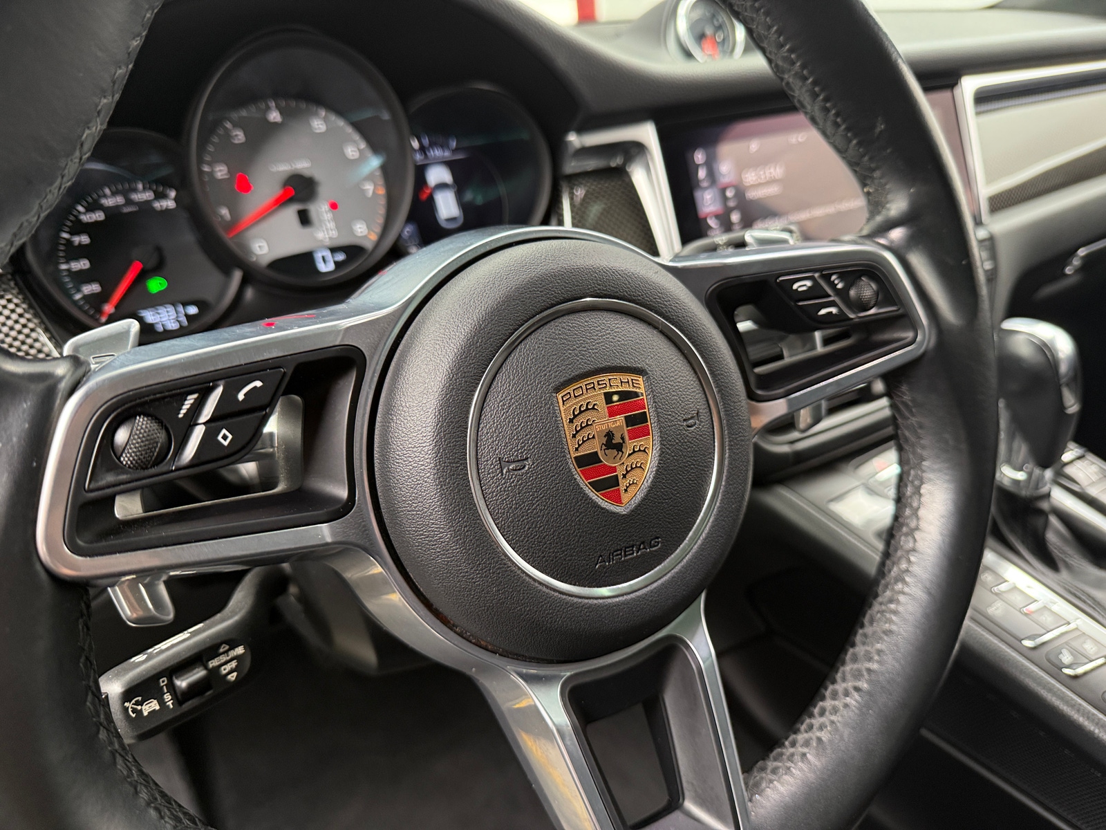 Thumbnail: 2020 Porsche Macan - 4