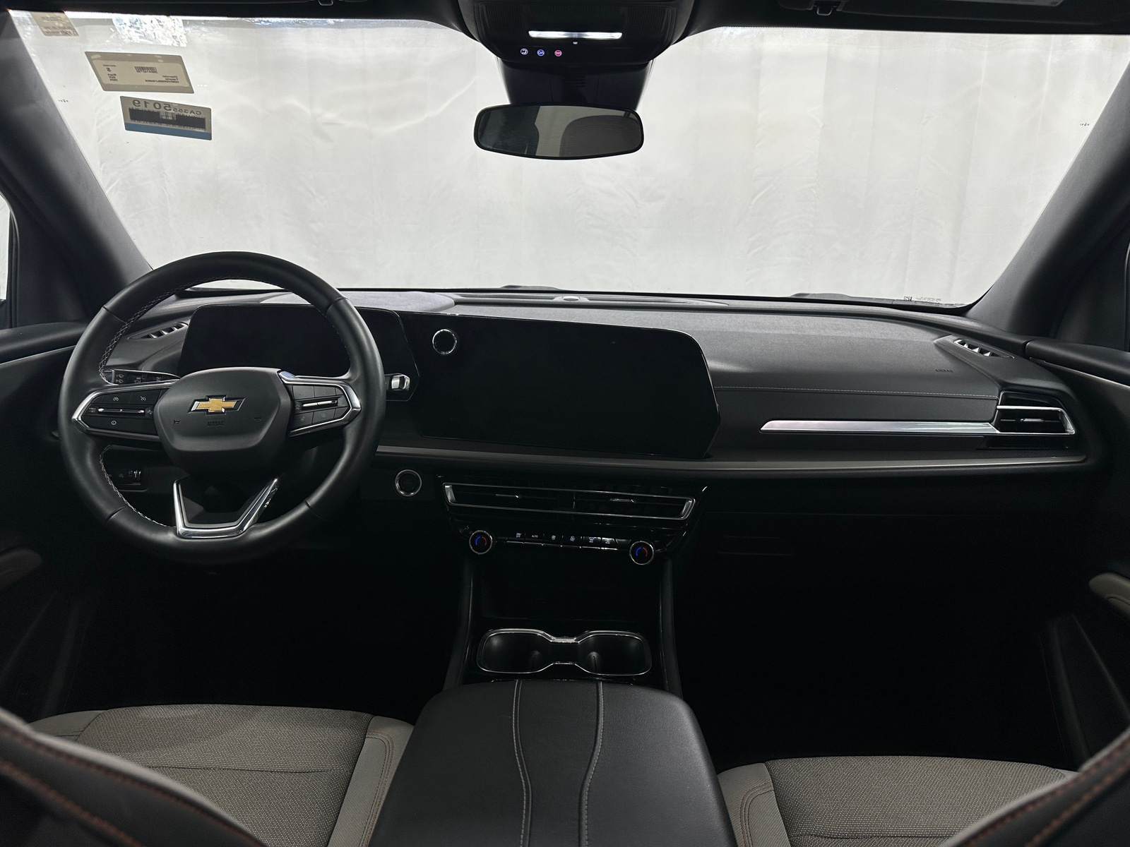 Thumbnail: 2025 Chevrolet Traverse - 3