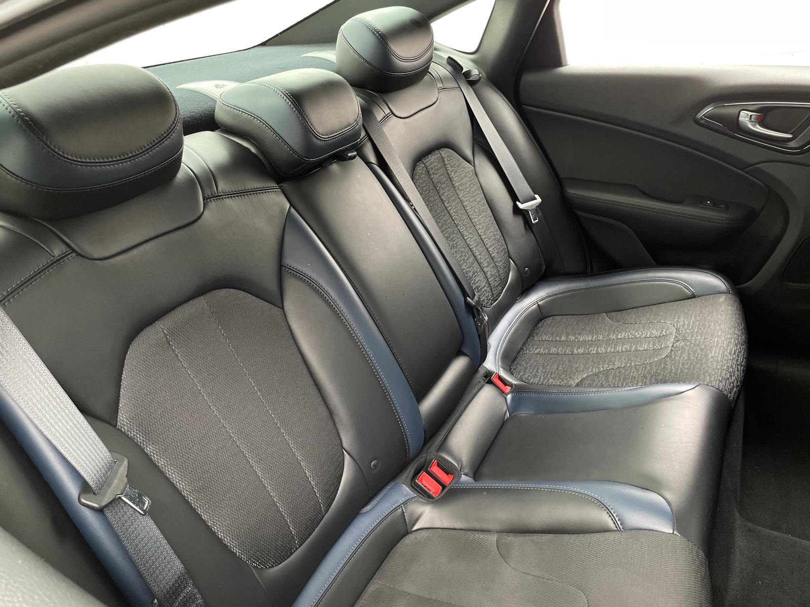 Thumbnail: 2015 Chrysler 200 - 6