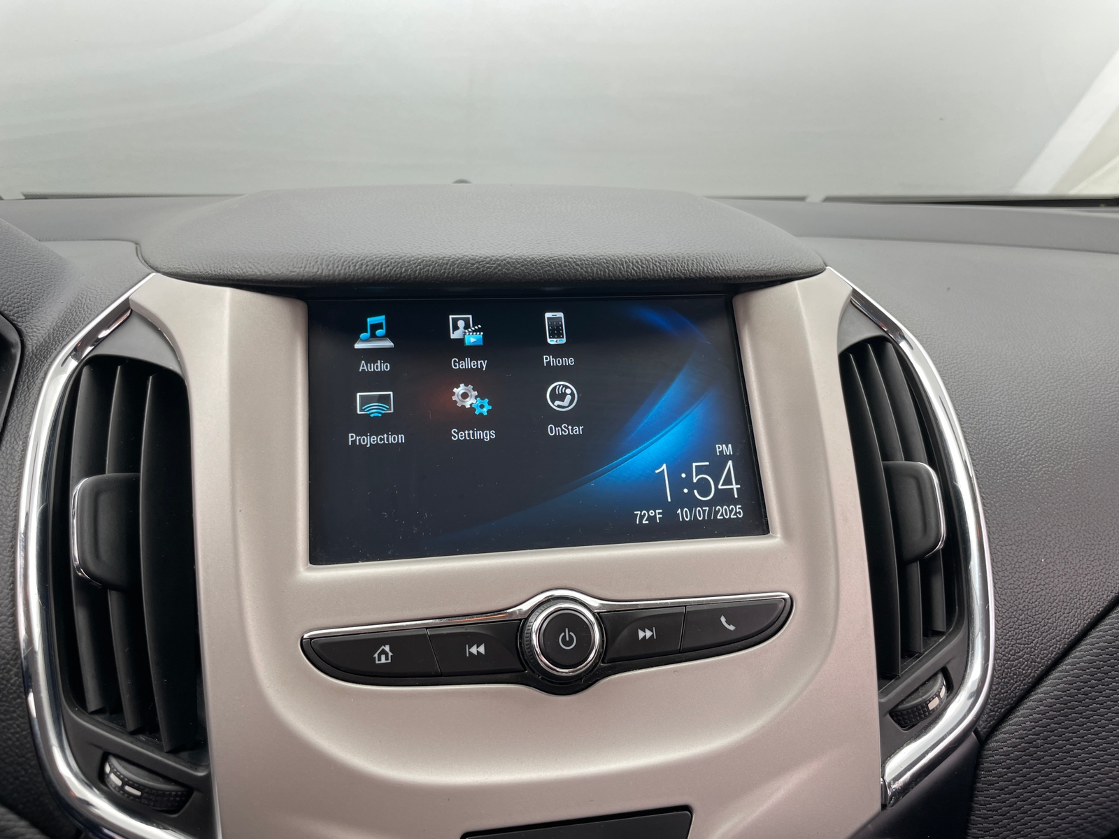 Thumbnail: 2018 Chevrolet Cruze - 4