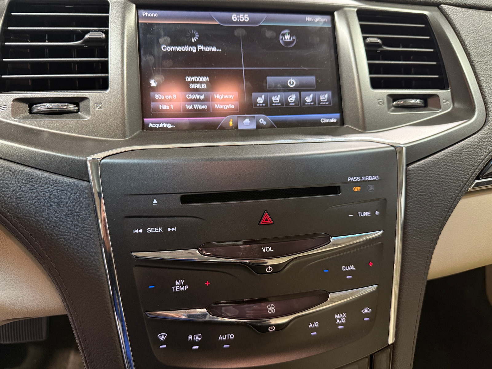 Thumbnail: 2015 Lincoln MKS - 3