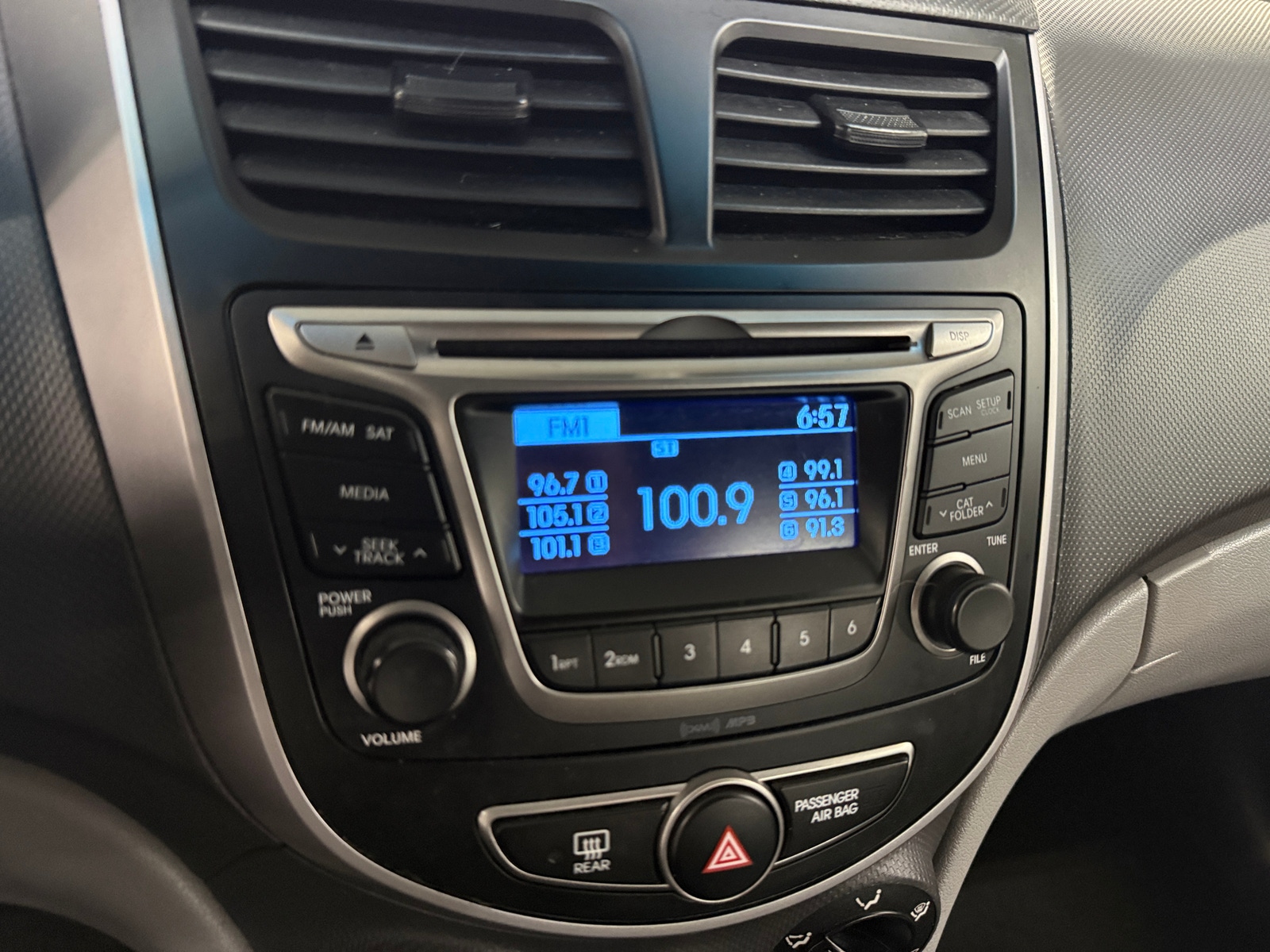 Thumbnail: 2015 Hyundai Accent - 4