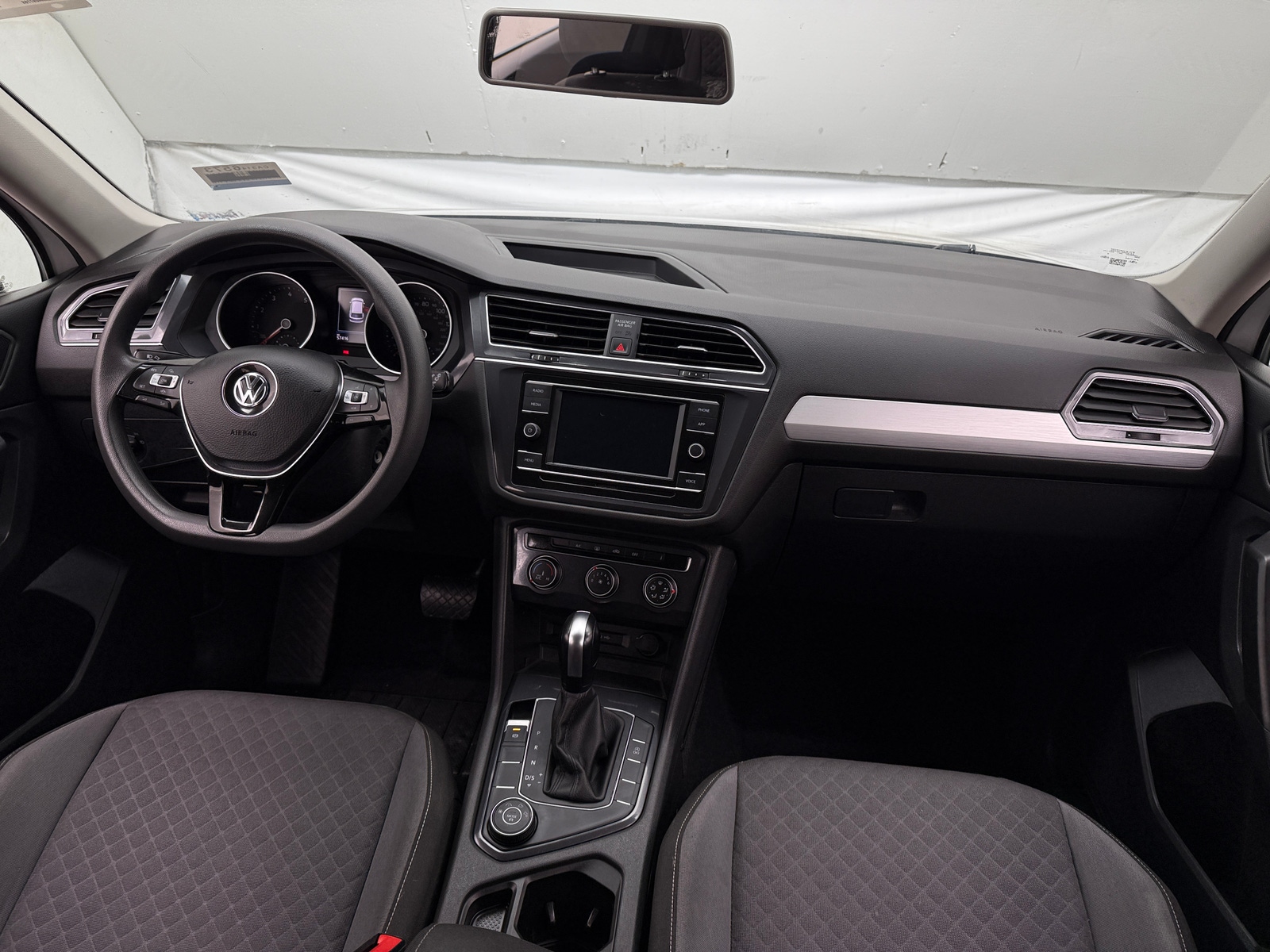 Thumbnail: 2021 Volkswagen Tiguan - 3