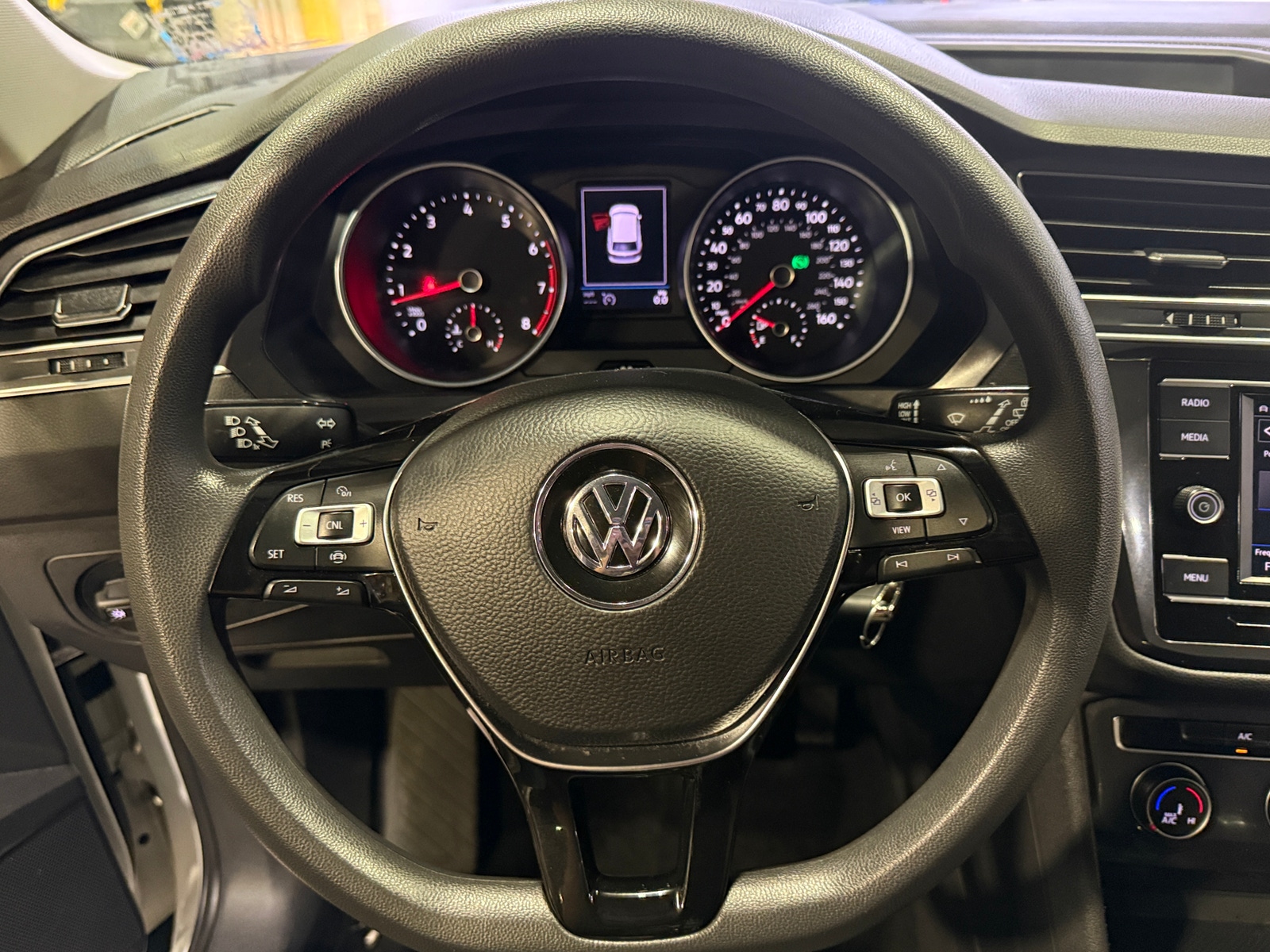 Thumbnail: 2021 Volkswagen Tiguan - 5