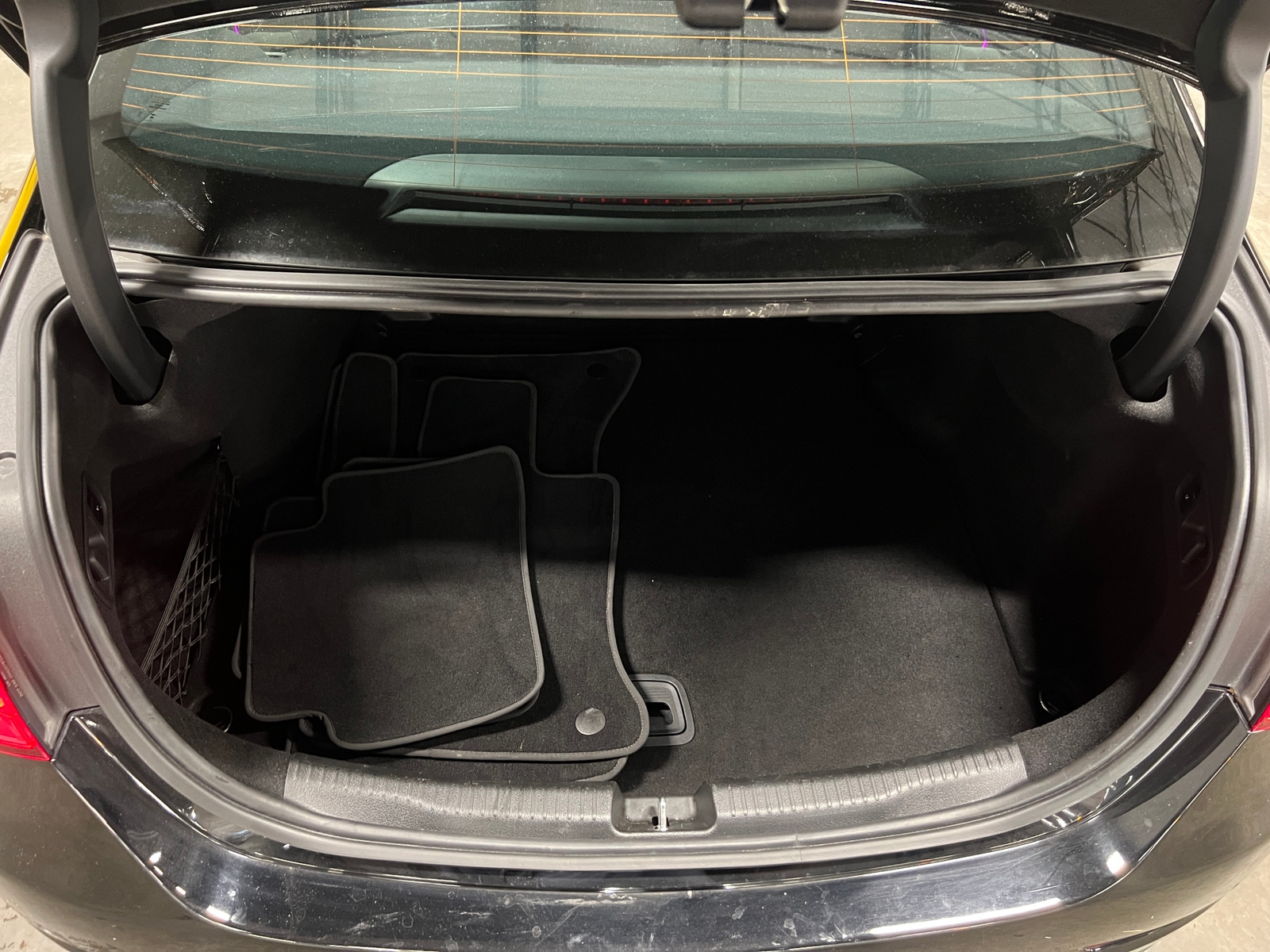 Thumbnail: 2024 Mercedes-Benz C-Class - 6