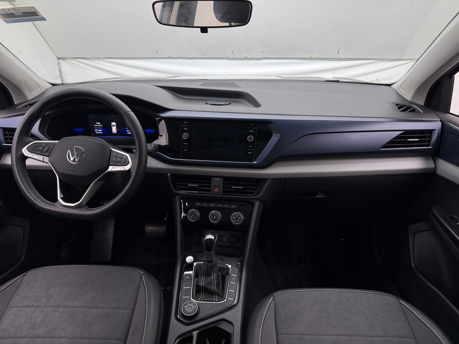 Thumbnail: 2023 Volkswagen Taos - 3