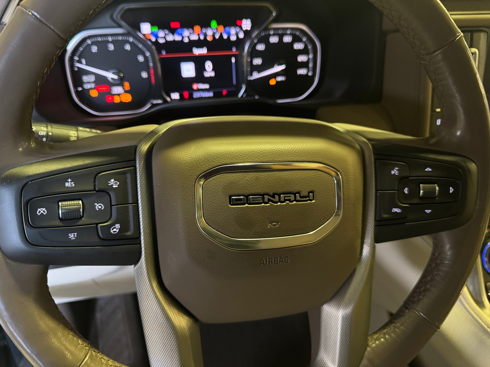 Thumbnail: 2021 GMC Yukon XL - 4