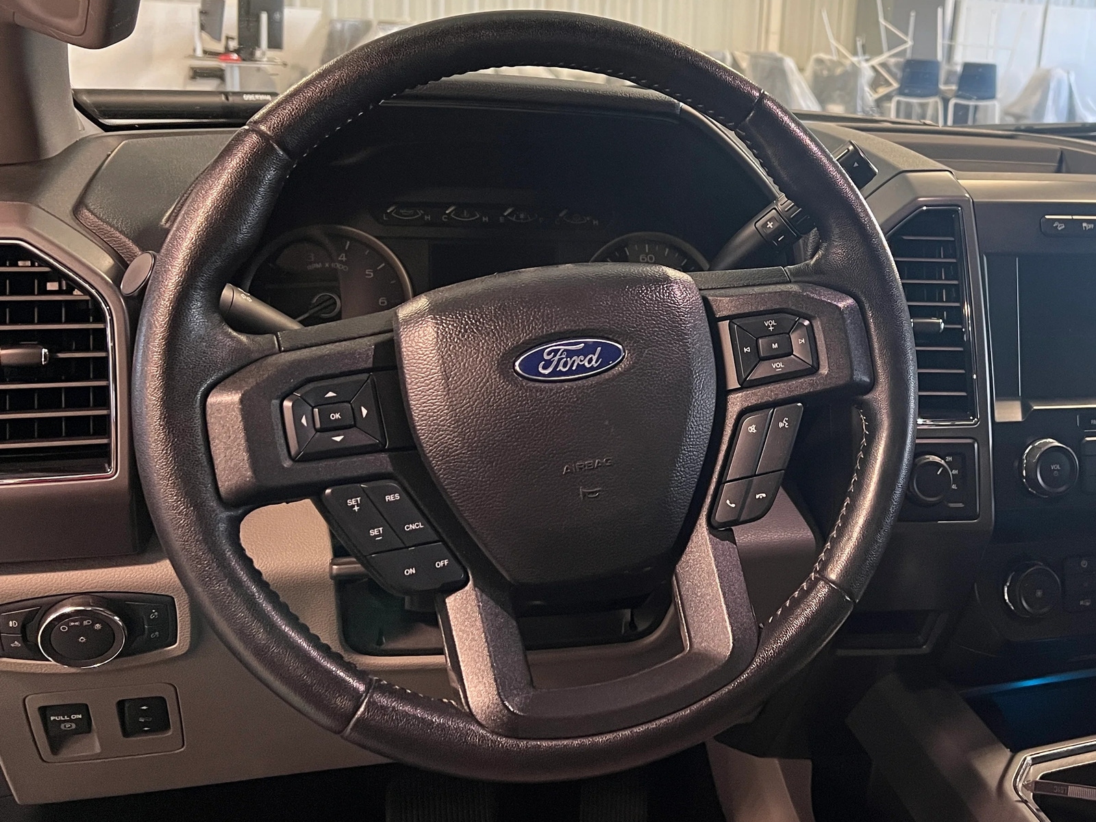 Thumbnail: 2019 Ford Econoline - 5