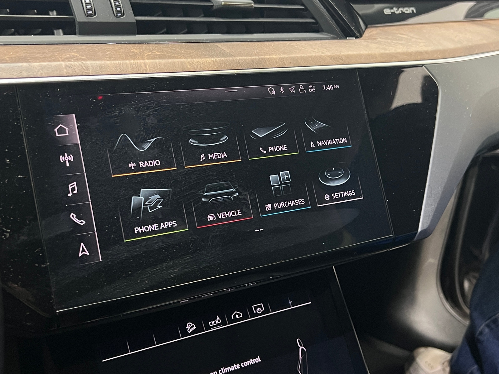 Thumbnail: 2019 Audi e-tron - 3