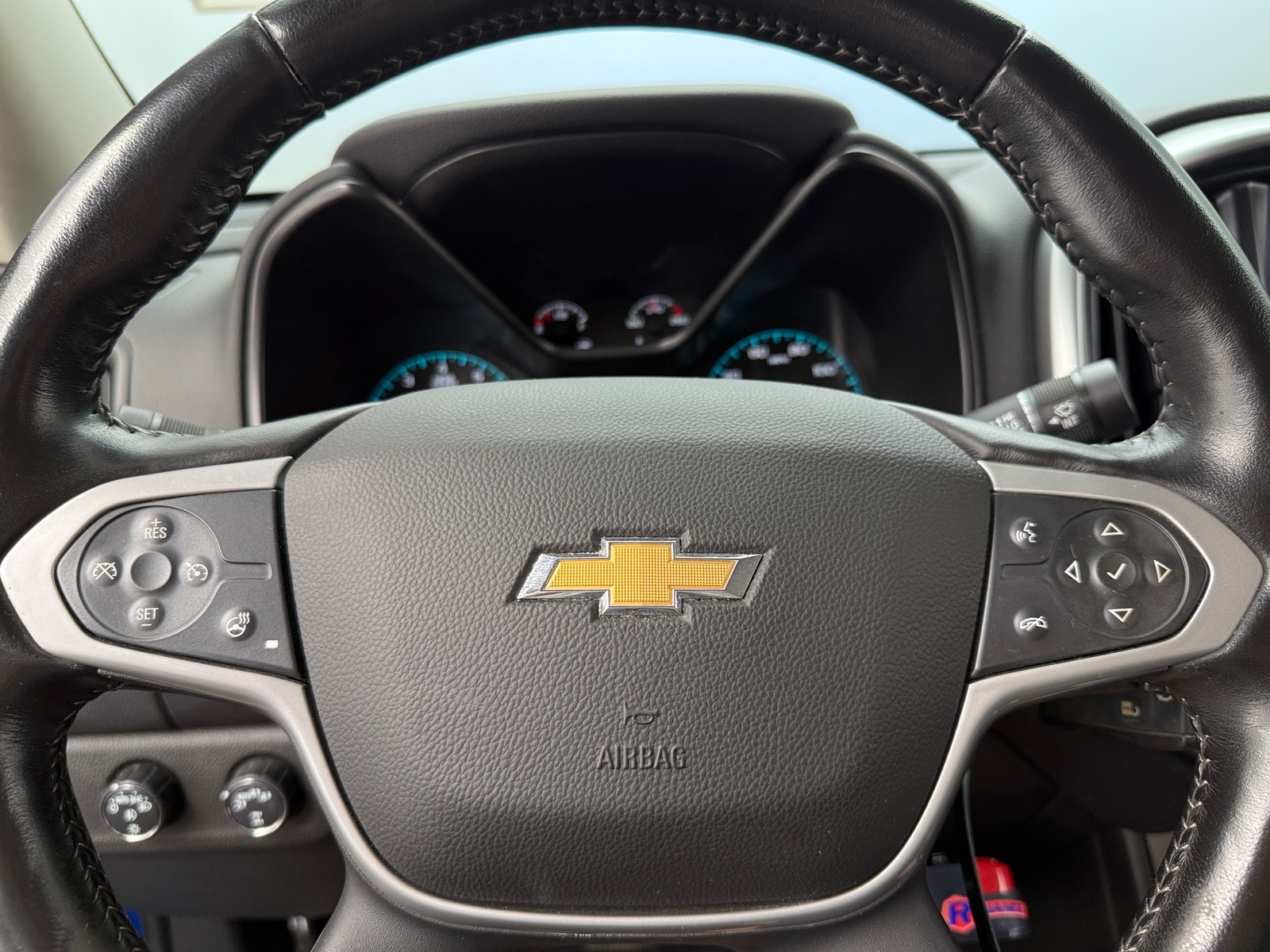 Thumbnail: 2022 Chevrolet Colorado - 5