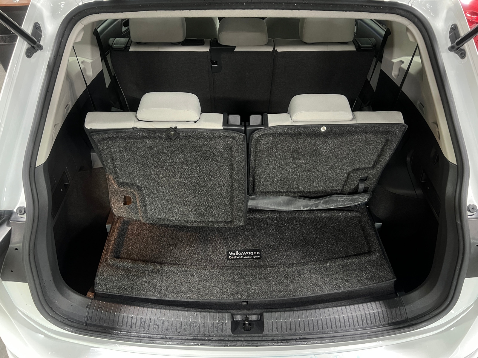Thumbnail: 2020 Volkswagen Tiguan - 7
