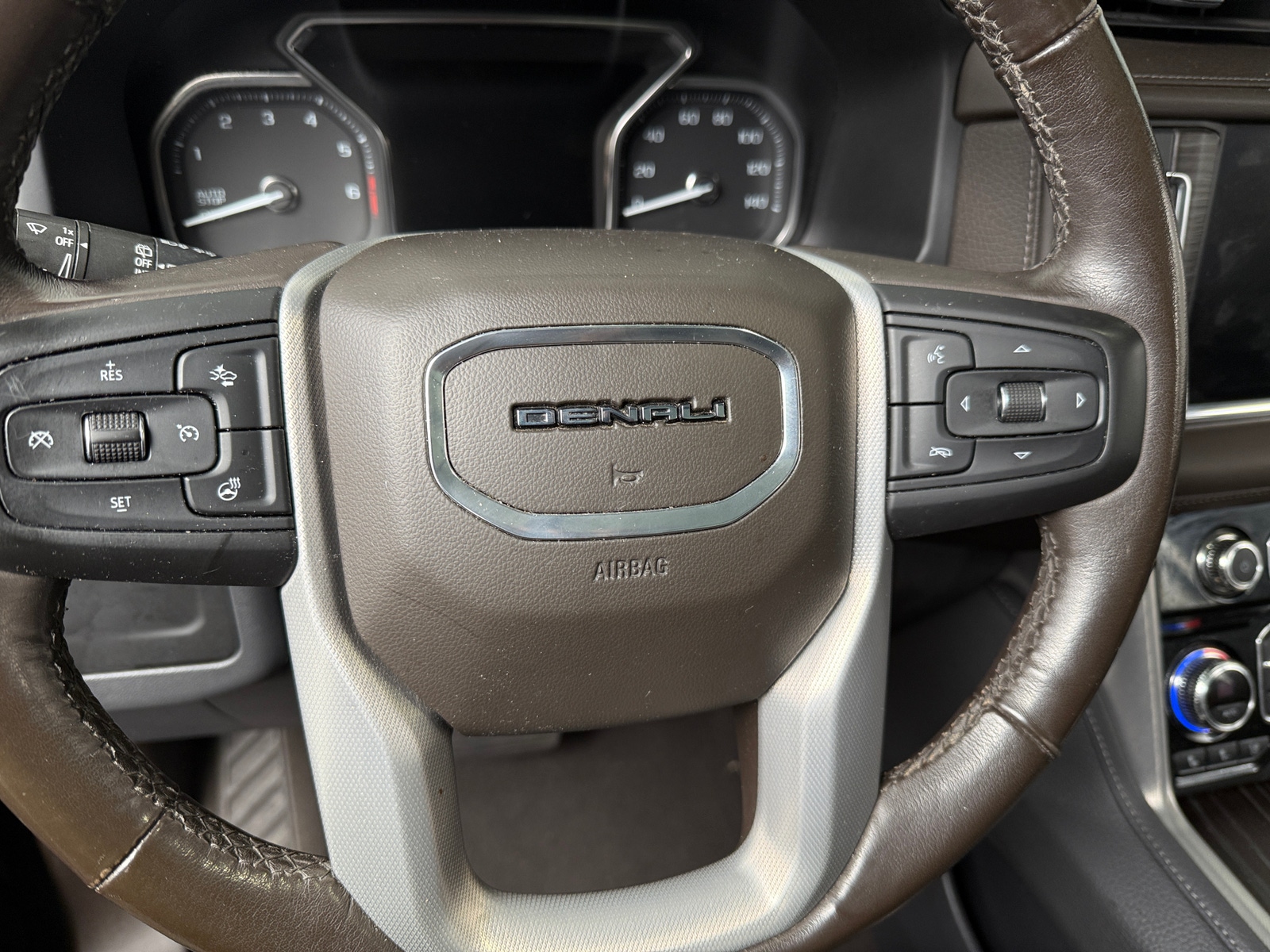 Thumbnail: 2021 GMC Yukon XL - 4