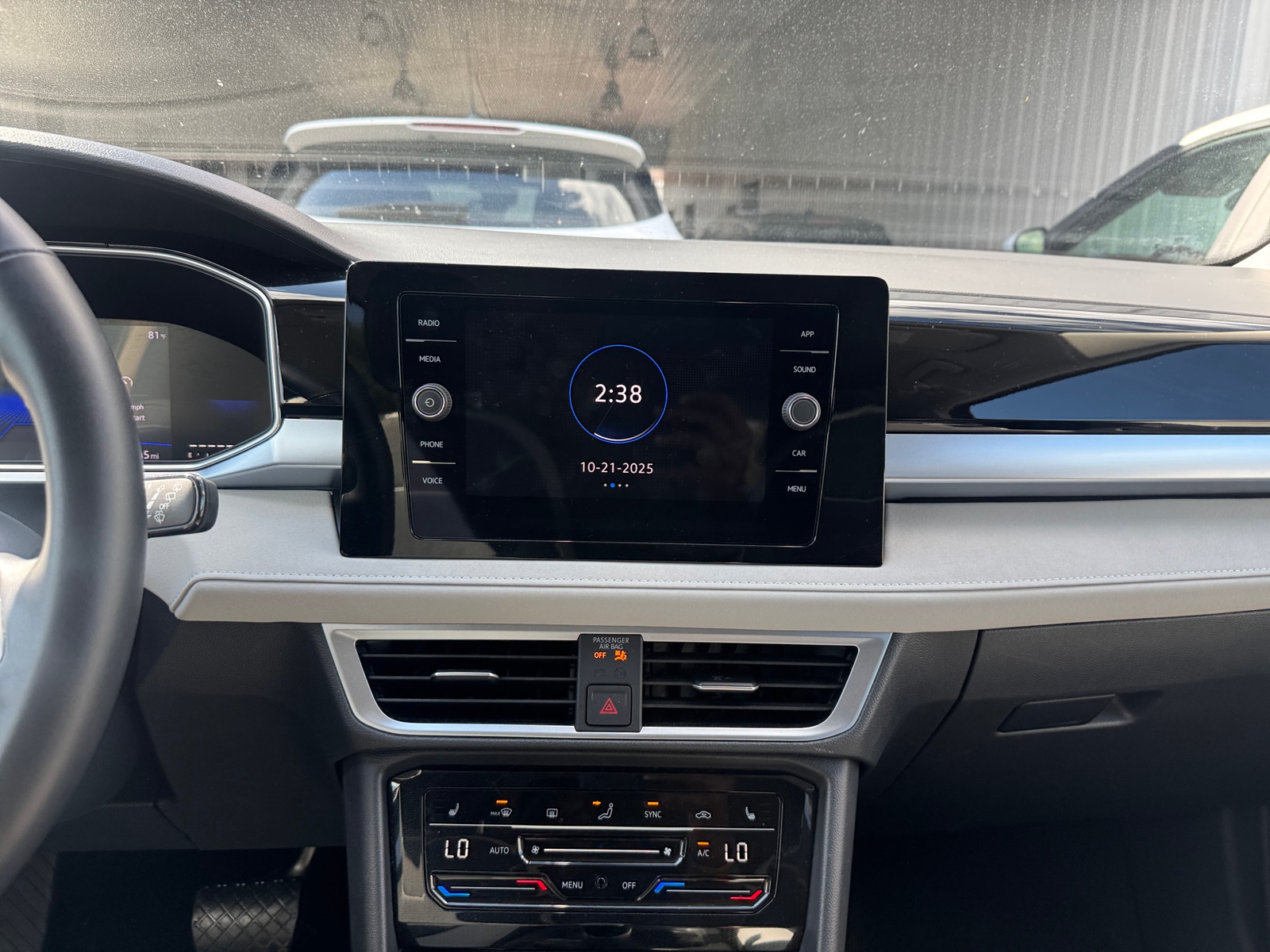 Thumbnail: 2025 Volkswagen Taos - 4