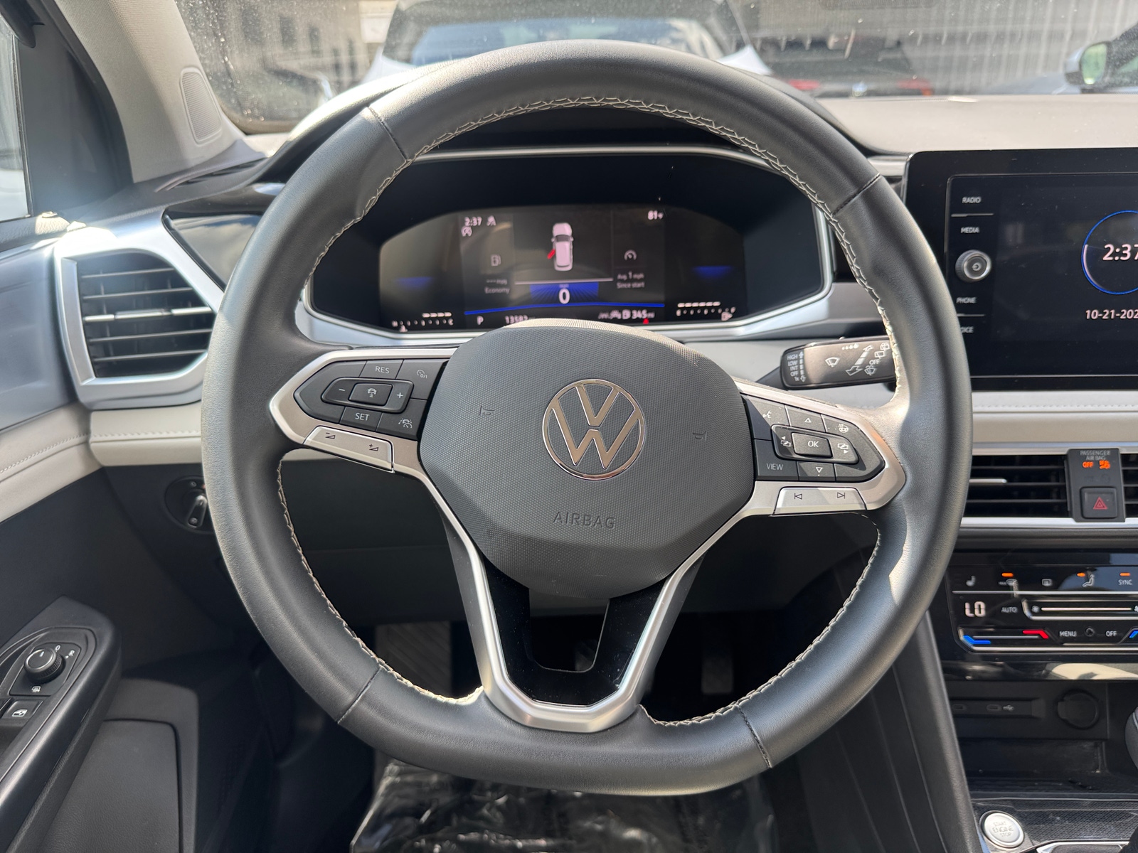 Thumbnail: 2025 Volkswagen Taos - 5