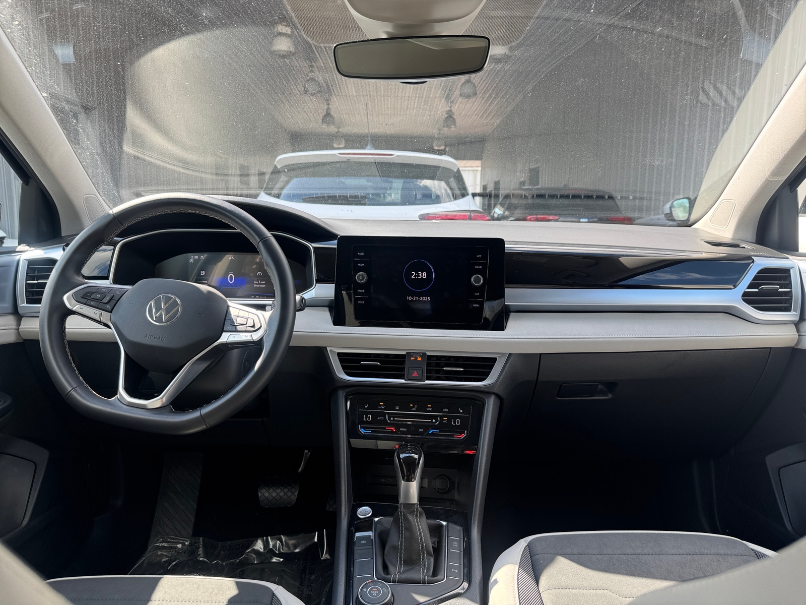 Thumbnail: 2025 Volkswagen Taos - 3