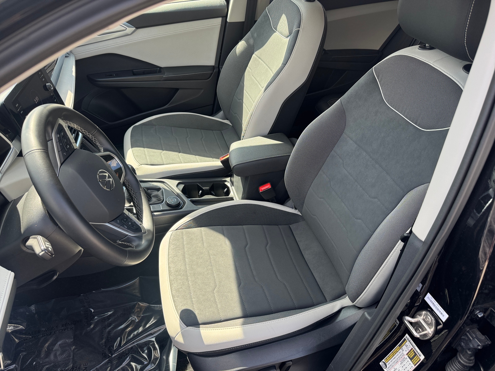 Thumbnail: 2025 Volkswagen Taos - 2