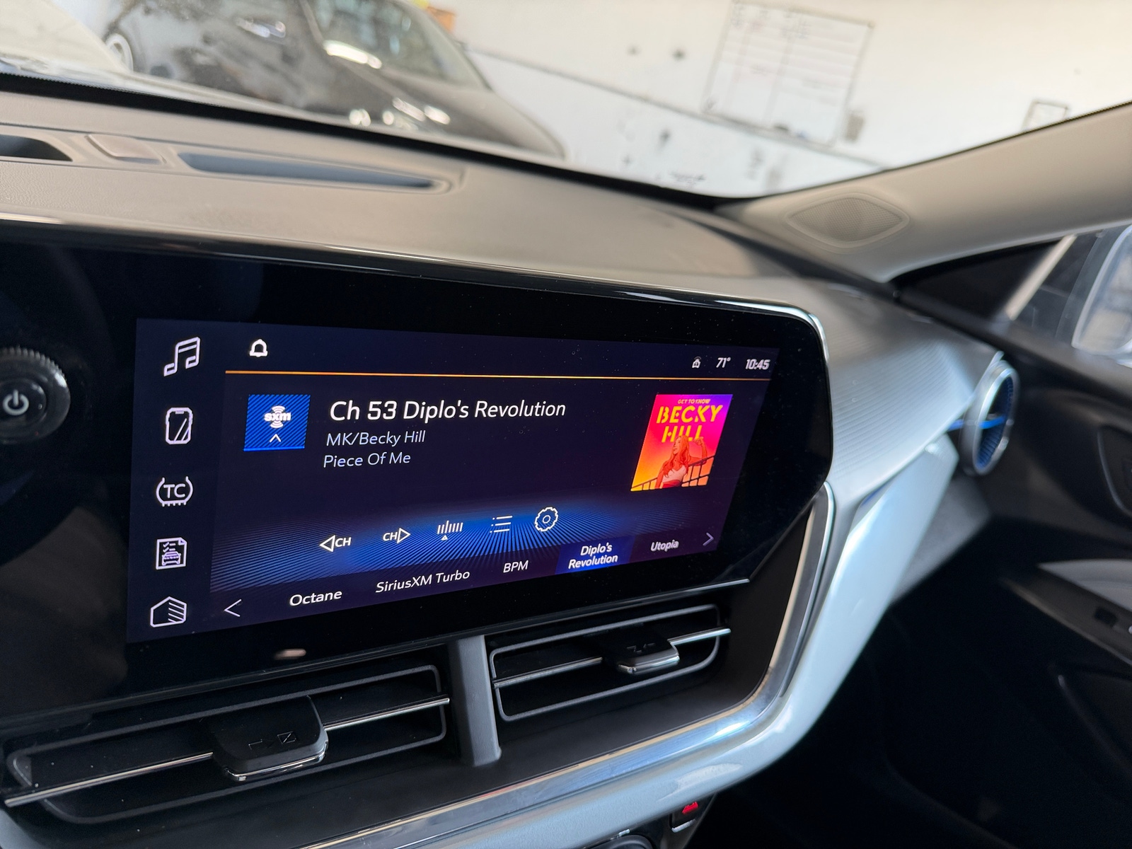 Thumbnail: 2025 Chevrolet Trax - 4