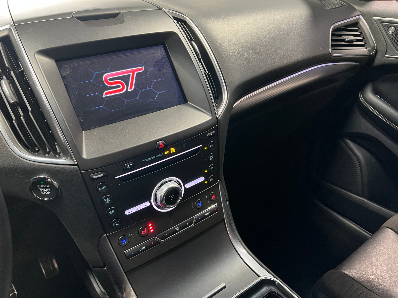 Thumbnail: 2019 Ford Edge - 3