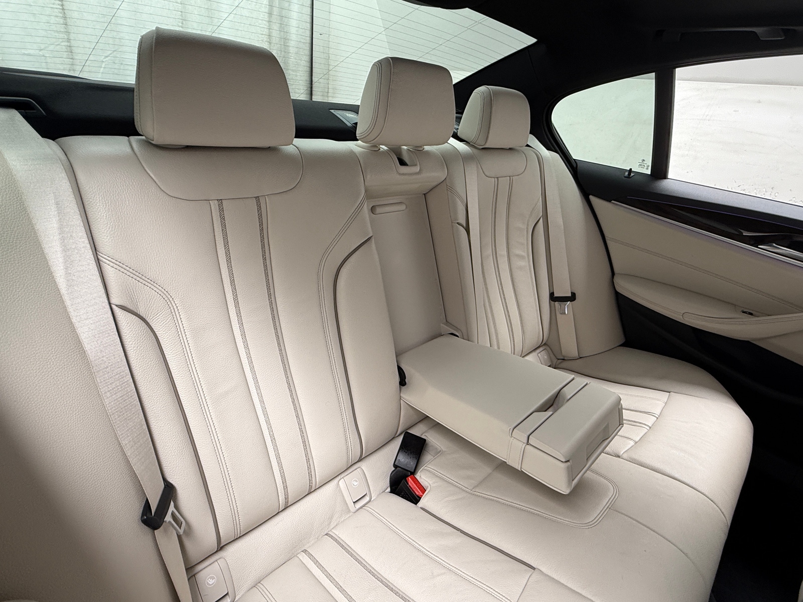 Thumbnail: 2017 BMW 5 Series - 5