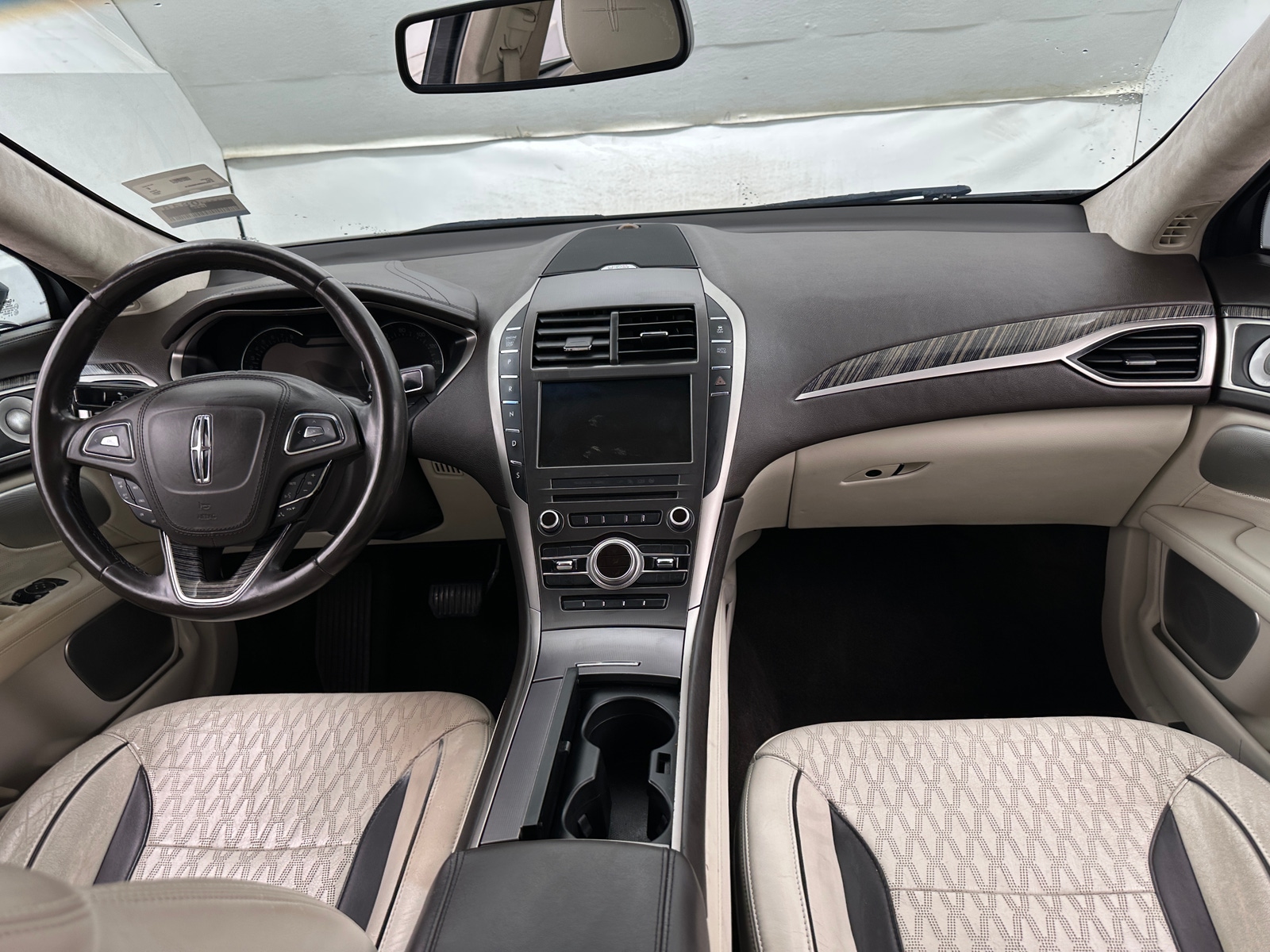 Thumbnail: 2017 Lincoln MKZ - 2