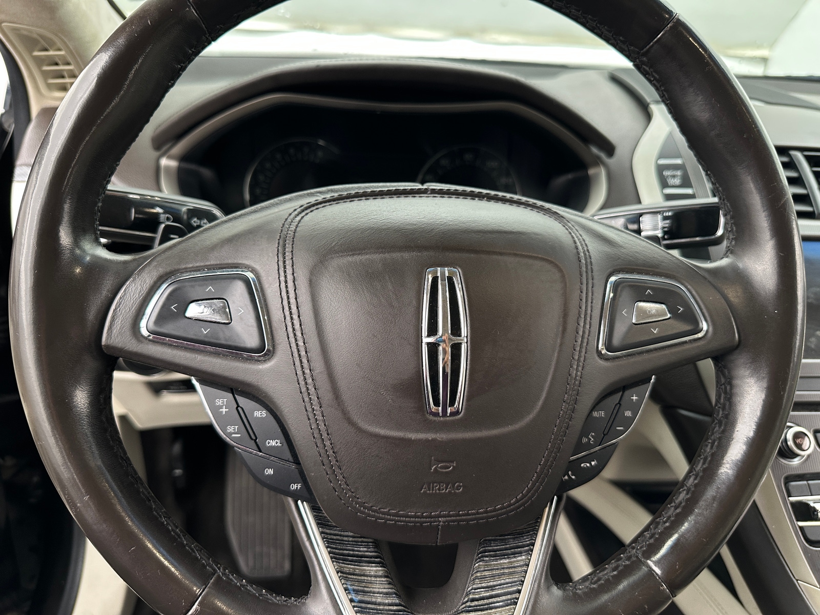 Thumbnail: 2017 Lincoln MKZ - 4