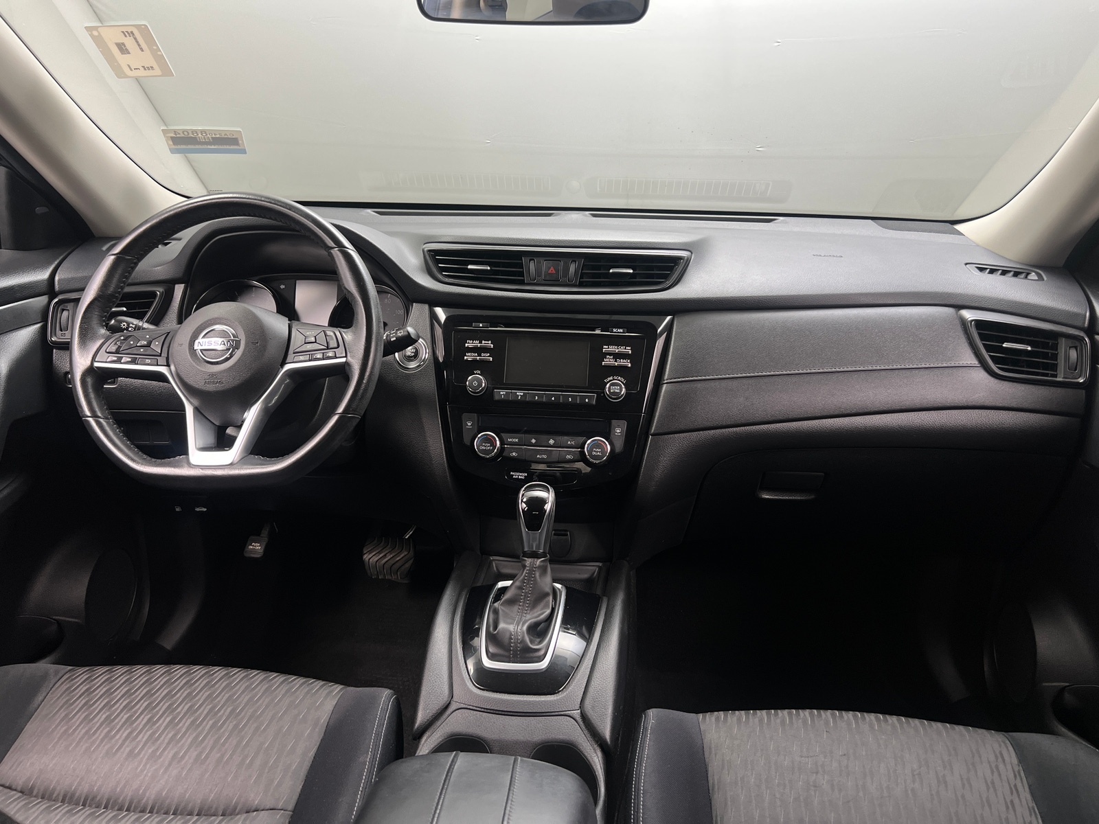 Thumbnail: 2017 Nissan Rogue - 3