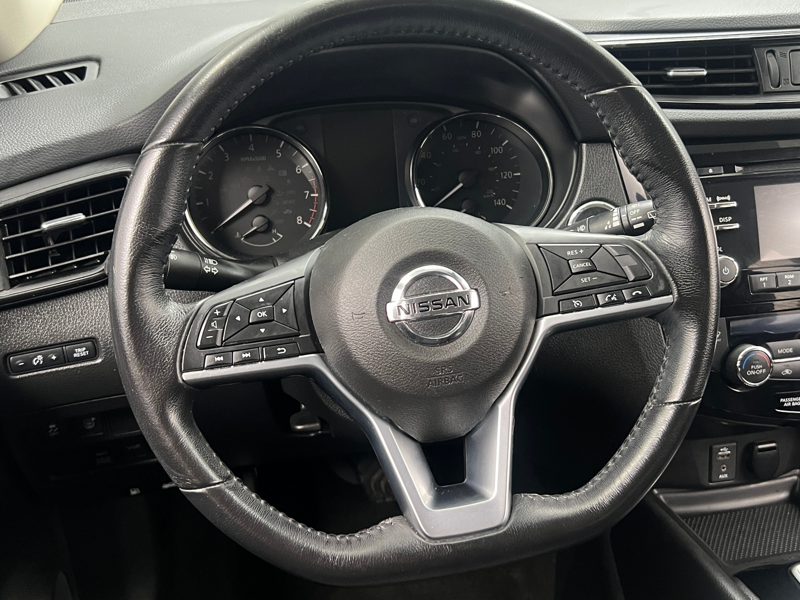Thumbnail: 2017 Nissan Rogue - 5