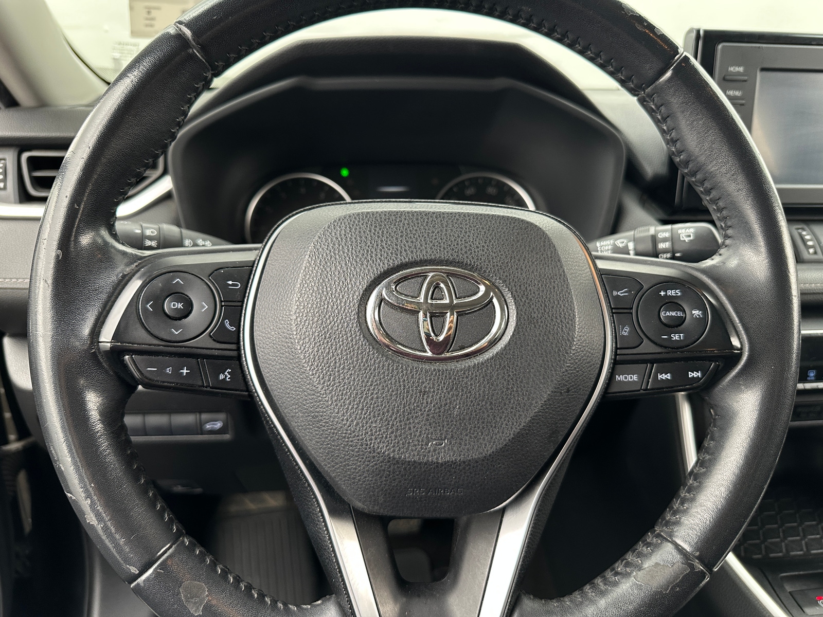 Thumbnail: 2019 Toyota RAV4 - 4