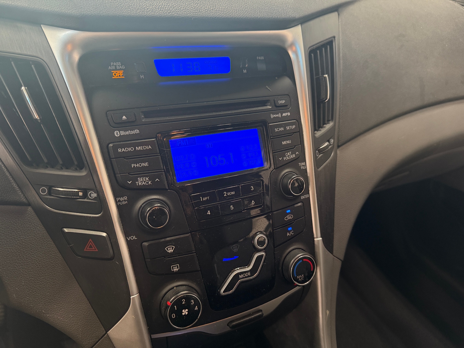 Thumbnail: 2013 Hyundai Sonata - 4