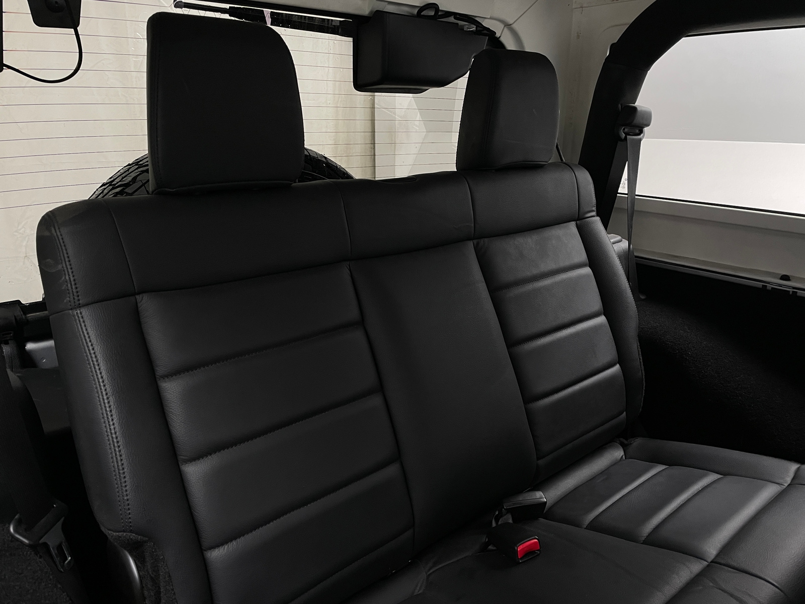 Thumbnail: 2012 Jeep Wrangler - 6