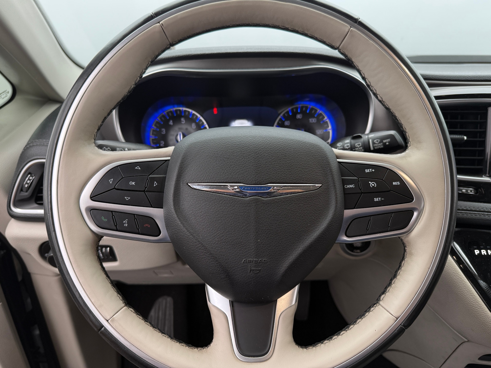 Thumbnail: 2018 Chrysler Pacifica - 4