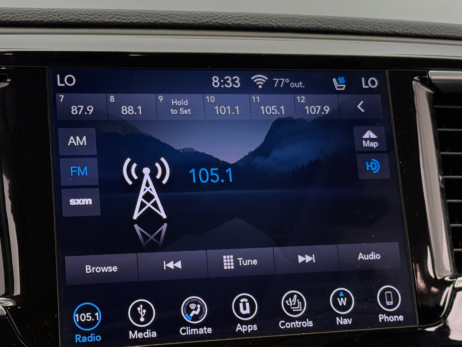 Thumbnail: 2018 Chrysler Pacifica - 3