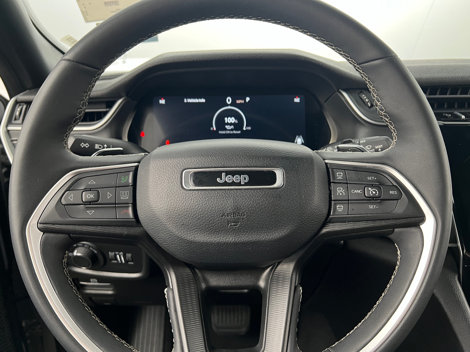 Thumbnail: 2024 Jeep Grand Cherokee - 4