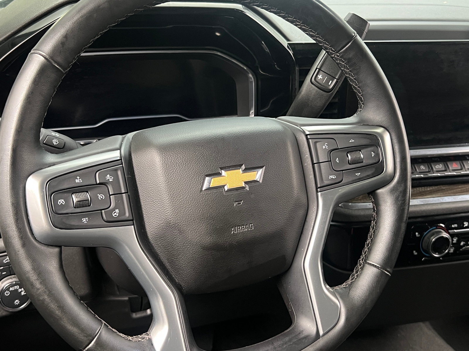 Thumbnail: 2023 Chevrolet Silverado 1500 - 5