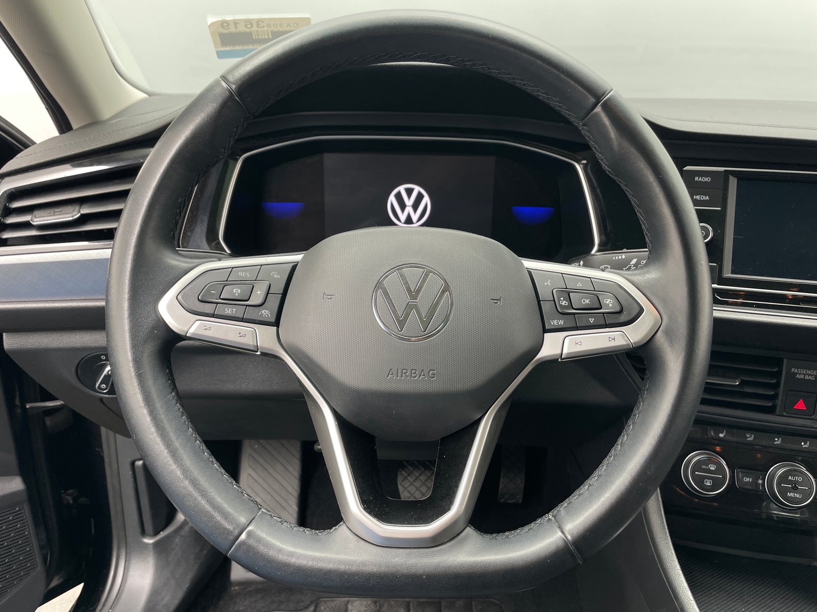 Thumbnail: 2022 Volkswagen Jetta - 4